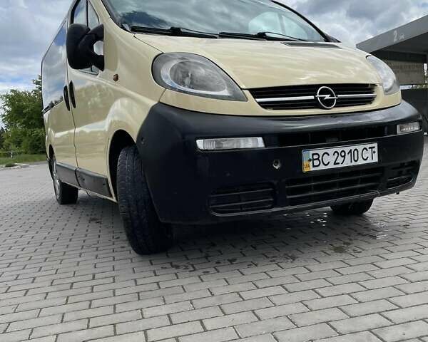 Жовтий Опель Віваро, об'ємом двигуна 1.9 л та пробігом 410 тис. км за 6600 $, фото 1 на Automoto.ua