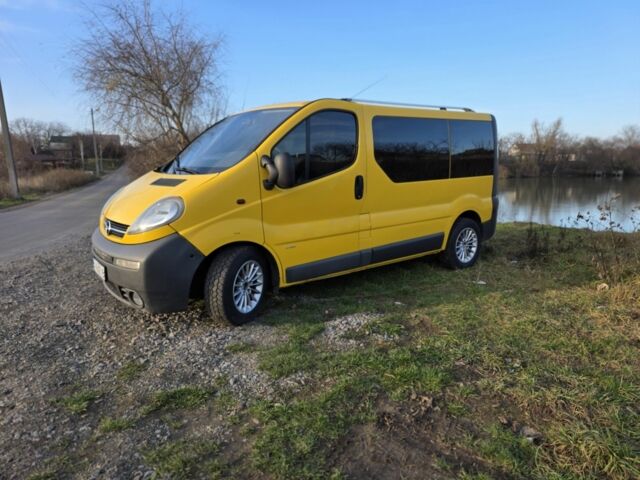 Жовтий Опель Віваро, об'ємом двигуна 1.9 л та пробігом 312 тис. км за 5999 $, фото 1 на Automoto.ua