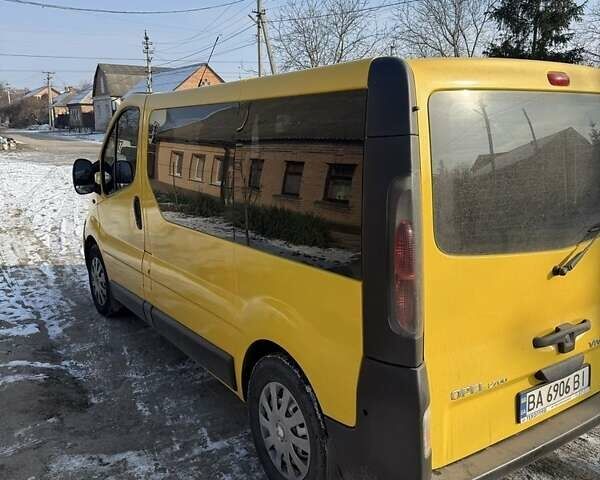 Жовтий Опель Віваро, об'ємом двигуна 1.9 л та пробігом 175 тис. км за 7500 $, фото 1 на Automoto.ua