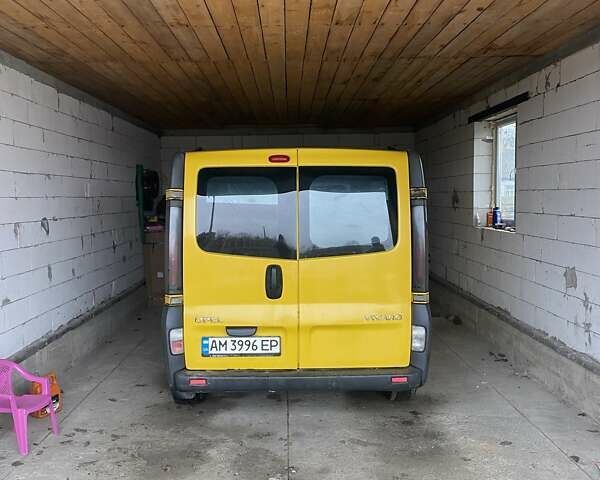 Жовтий Опель Віваро, об'ємом двигуна 1.9 л та пробігом 422 тис. км за 6500 $, фото 1 на Automoto.ua