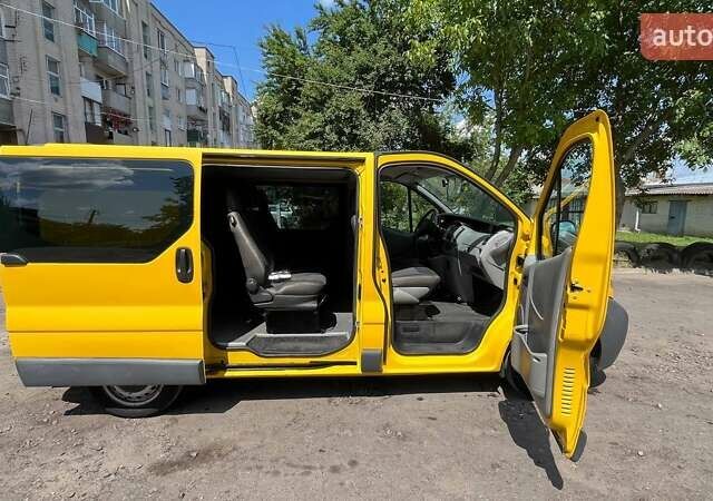 Желтый Опель Виваро, объемом двигателя 1.87 л и пробегом 170 тыс. км за 8500 $, фото 1 на Automoto.ua