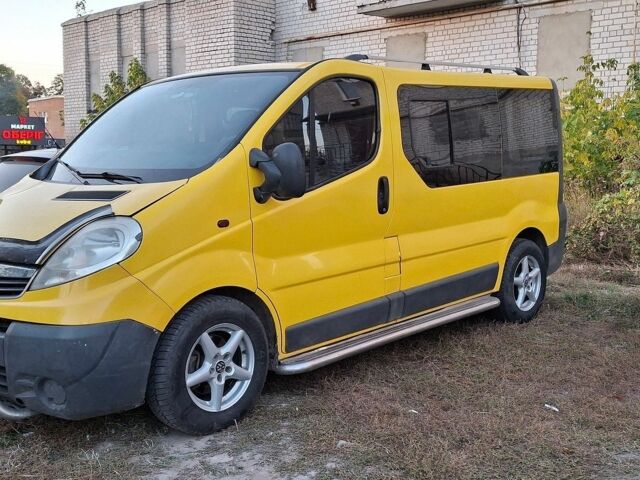 Жовтий Опель Віваро, об'ємом двигуна 2 л та пробігом 300 тис. км за 4950 $, фото 1 на Automoto.ua