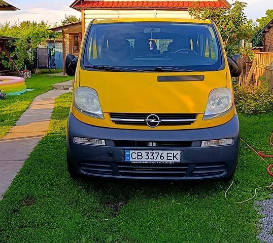 Жовтий Опель Віваро, об'ємом двигуна 1.9 л та пробігом 212 тис. км за 7500 $, фото 1 на Automoto.ua
