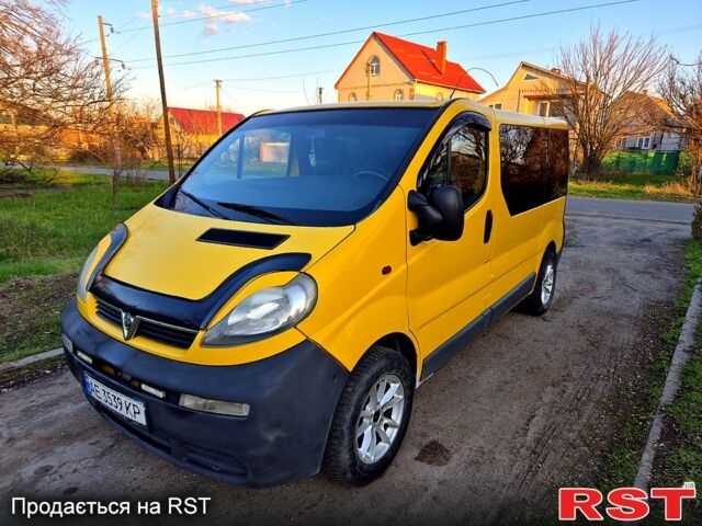 Желтый Опель Виваро, объемом двигателя 1.9 л и пробегом 577 тыс. км за 6500 $, фото 1 на Automoto.ua