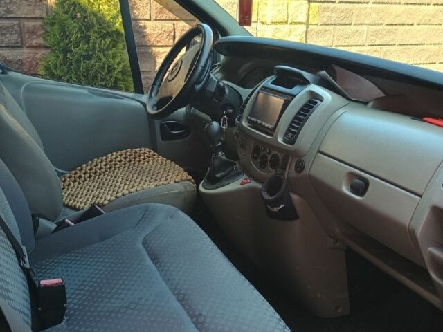 Серый Опель Виваро, объемом двигателя 1.9 л и пробегом 273 тыс. км за 8600 $, фото 1 на Automoto.ua