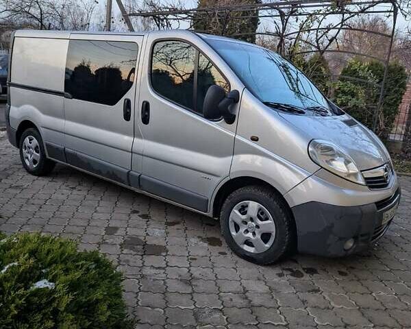 Сірий Опель Віваро, об'ємом двигуна 2 л та пробігом 238 тис. км за 11600 $, фото 1 на Automoto.ua