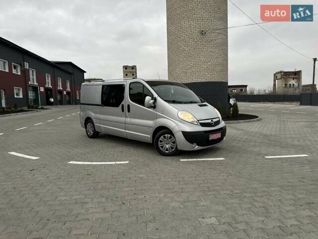 Серый Опель Виваро, объемом двигателя 2 л и пробегом 225 тыс. км за 15750 $, фото 1 на Automoto.ua