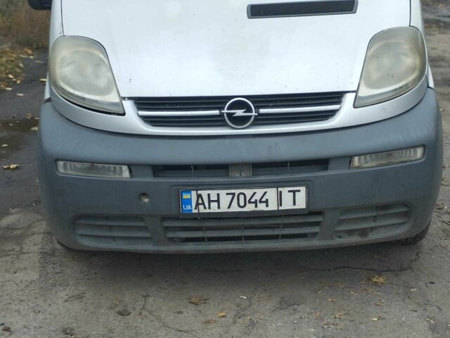 Сірий Опель Віваро, об'ємом двигуна 1.9 л та пробігом 300 тис. км за 4316 $, фото 1 на Automoto.ua