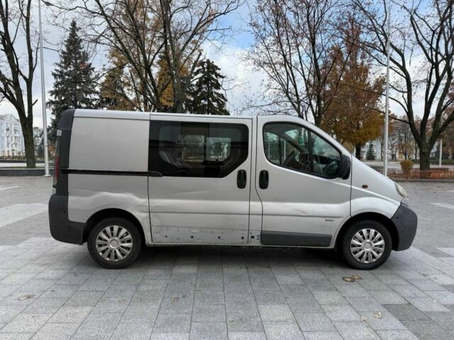 Сірий Опель Віваро, об'ємом двигуна 0 л та пробігом 400 тис. км за 3213 $, фото 1 на Automoto.ua