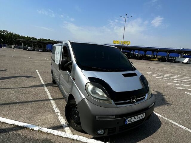 Сірий Опель Віваро, об'ємом двигуна 1.9 л та пробігом 227 тис. км за 7199 $, фото 1 на Automoto.ua