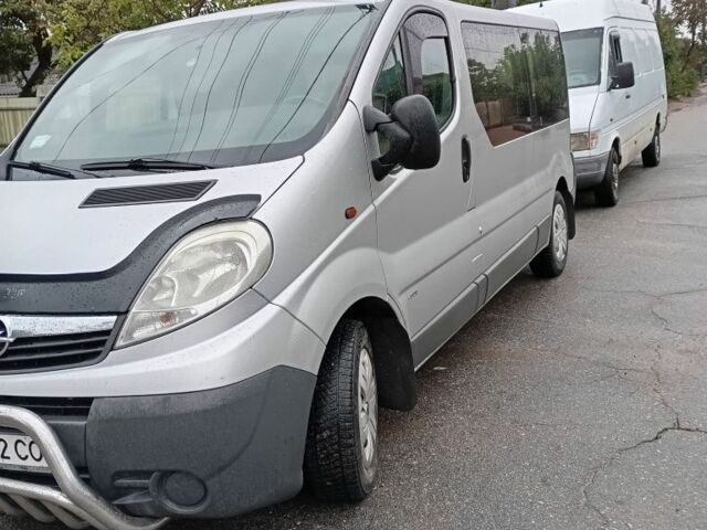 Сірий Опель Віваро, об'ємом двигуна 2 л та пробігом 416 тис. км за 8300 $, фото 1 на Automoto.ua