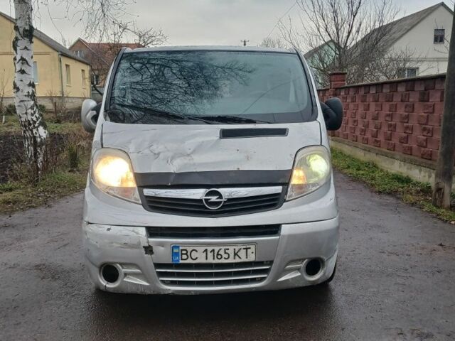Сірий Опель Віваро, об'ємом двигуна 0 л та пробігом 311 тис. км за 4600 $, фото 1 на Automoto.ua