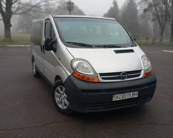 Сірий Опель Віваро, об'ємом двигуна 1.87 л та пробігом 300 тис. км за 5750 $, фото 1 на Automoto.ua