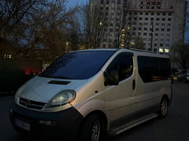 Серый Опель Виваро, объемом двигателя 1.9 л и пробегом 300 тыс. км за 6400 $, фото 1 на Automoto.ua