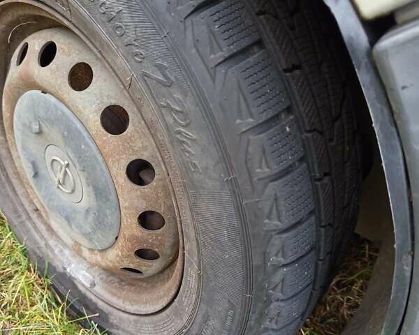 Серый Опель Виваро, объемом двигателя 1 л и пробегом 450 тыс. км за 6500 $, фото 1 на Automoto.ua