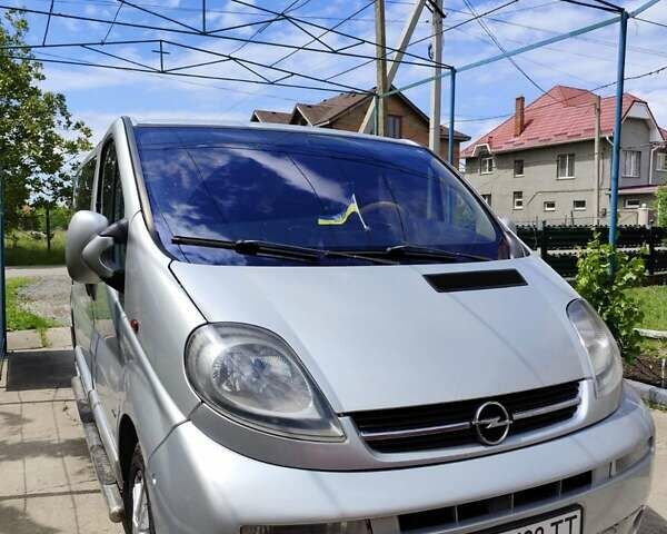 Серый Опель Виваро, объемом двигателя 1.9 л и пробегом 357 тыс. км за 6999 $, фото 1 на Automoto.ua