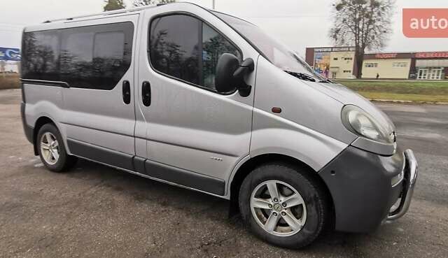 Серый Опель Виваро, объемом двигателя 1.9 л и пробегом 200 тыс. км за 6800 $, фото 1 на Automoto.ua