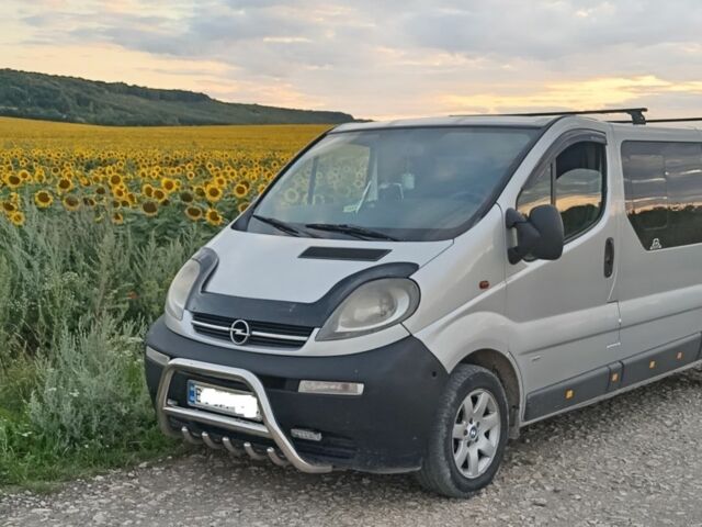 Сірий Опель Віваро, об'ємом двигуна 0 л та пробігом 400 тис. км за 6994 $, фото 1 на Automoto.ua