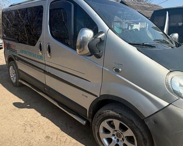 Серый Опель Виваро, объемом двигателя 1.9 л и пробегом 334 тыс. км за 6500 $, фото 1 на Automoto.ua