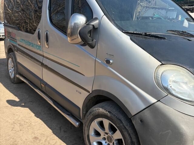 Сірий Опель Віваро, об'ємом двигуна 1.9 л та пробігом 334 тис. км за 6500 $, фото 1 на Automoto.ua