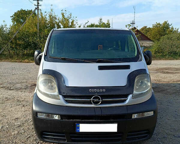 Серый Опель Виваро, объемом двигателя 1.9 л и пробегом 550 тыс. км за 7500 $, фото 1 на Automoto.ua