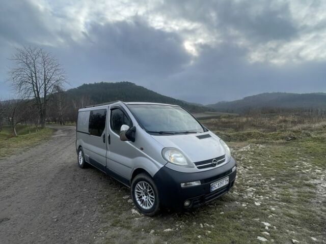 Серый Опель Виваро, объемом двигателя 2.5 л и пробегом 240 тыс. км за 7400 $, фото 1 на Automoto.ua