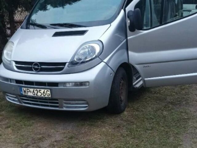 Серый Опель Виваро, объемом двигателя 2 л и пробегом 370 тыс. км за 5800 $, фото 1 на Automoto.ua