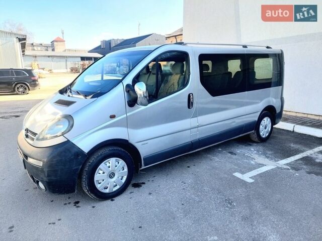 Сірий Опель Віваро, об'ємом двигуна 1.9 л та пробігом 433 тис. км за 7398 $, фото 1 на Automoto.ua