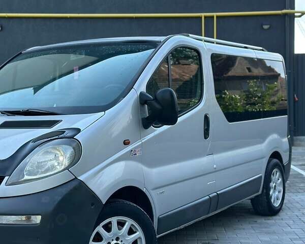 Серый Опель Виваро, объемом двигателя 2.46 л и пробегом 420 тыс. км за 5999 $, фото 1 на Automoto.ua