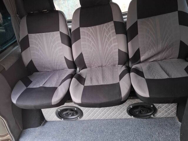 Серый Опель Виваро, объемом двигателя 1.9 л и пробегом 350 тыс. км за 9000 $, фото 1 на Automoto.ua