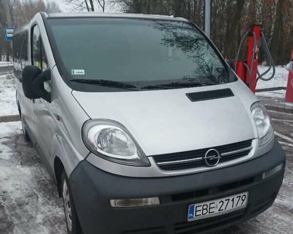 Сірий Опель Віваро, об'ємом двигуна 2 л та пробігом 300 тис. км за 6200 $, фото 1 на Automoto.ua