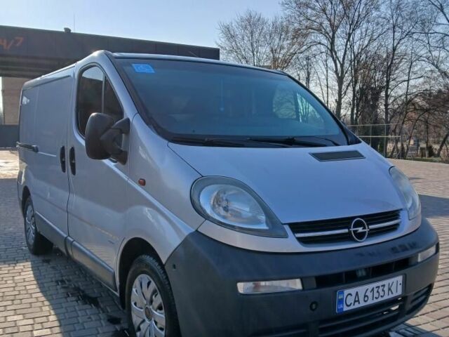 Серый Опель Виваро, объемом двигателя 1.9 л и пробегом 303 тыс. км за 6500 $, фото 1 на Automoto.ua