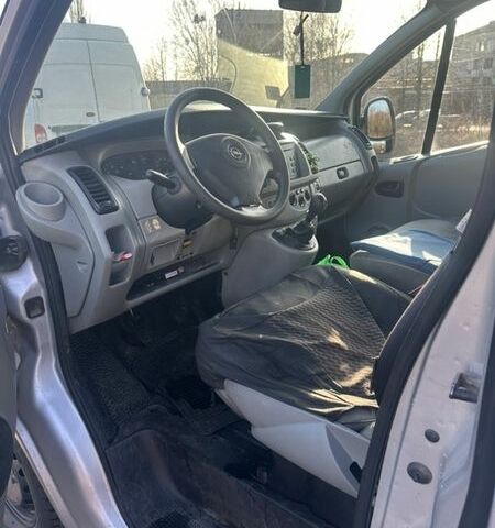 Сірий Опель Віваро, об'ємом двигуна 1.87 л та пробігом 375 тис. км за 5700 $, фото 1 на Automoto.ua