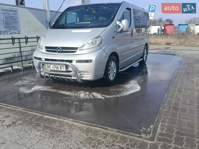 Серый Опель Виваро, объемом двигателя 1.9 л и пробегом 470 тыс. км за 8200 $, фото 1 на Automoto.ua