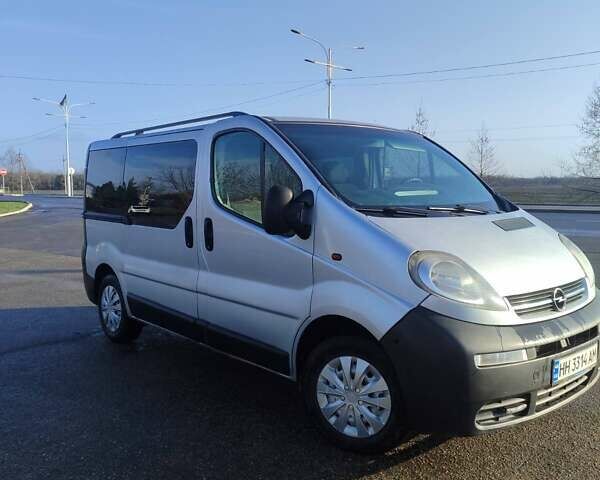 Сірий Опель Віваро, об'ємом двигуна 1.9 л та пробігом 315 тис. км за 7700 $, фото 1 на Automoto.ua