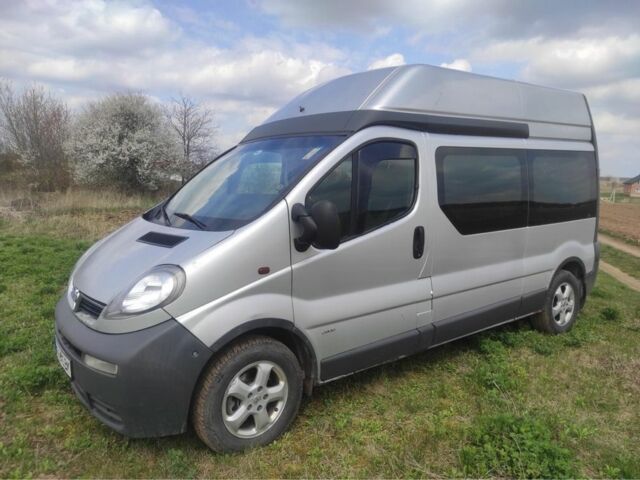 Серый Опель Виваро, объемом двигателя 1.9 л и пробегом 350 тыс. км за 7000 $, фото 1 на Automoto.ua