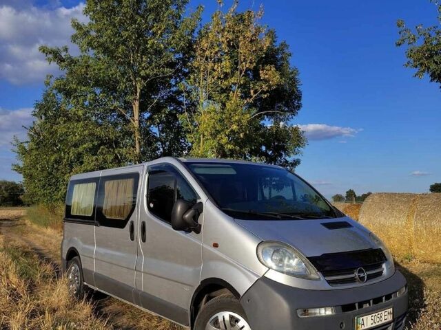 Серый Опель Виваро, объемом двигателя 1.9 л и пробегом 372 тыс. км за 9200 $, фото 1 на Automoto.ua