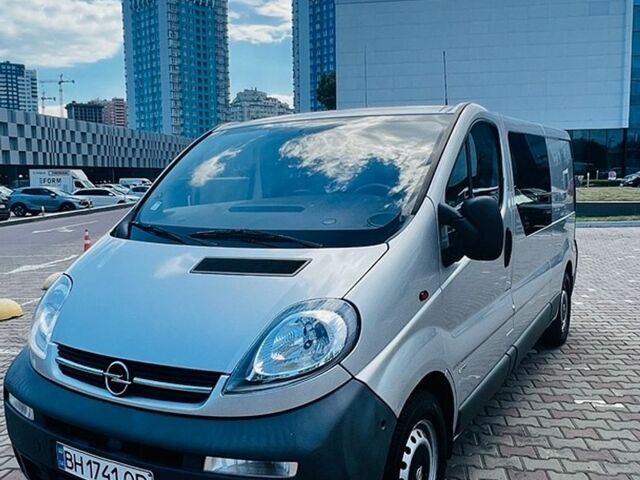 Сірий Опель Віваро, об'ємом двигуна 2.5 л та пробігом 278 тис. км за 10500 $, фото 1 на Automoto.ua