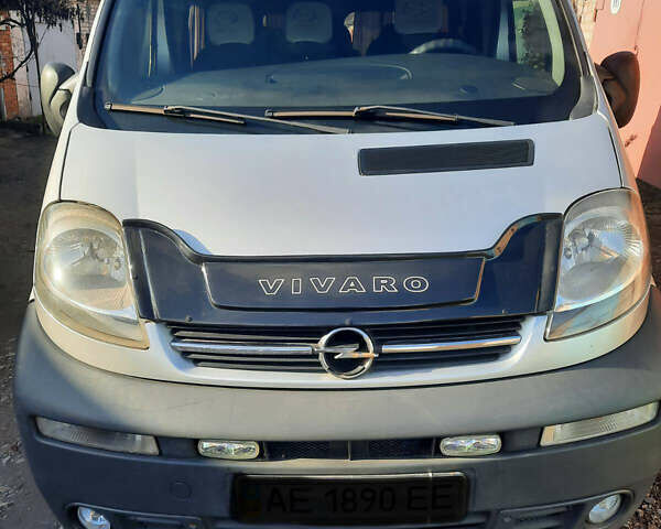 Сірий Опель Віваро, об'ємом двигуна 2.5 л та пробігом 430 тис. км за 9200 $, фото 1 на Automoto.ua