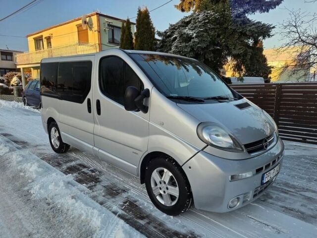 Сірий Опель Віваро, об'ємом двигуна 1.9 л та пробігом 274 тис. км за 2800 $, фото 1 на Automoto.ua