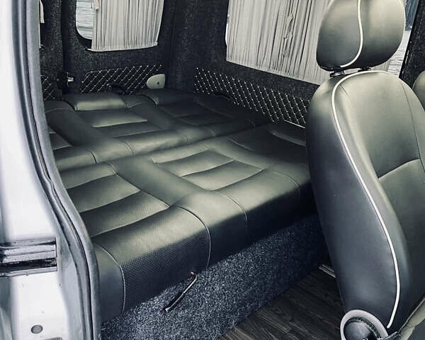 Серый Опель Виваро, объемом двигателя 1.9 л и пробегом 326 тыс. км за 10500 $, фото 1 на Automoto.ua