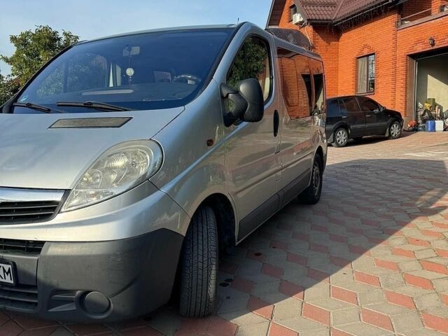 Серый Опель Виваро, объемом двигателя 2 л и пробегом 320 тыс. км за 8329 $, фото 1 на Automoto.ua
