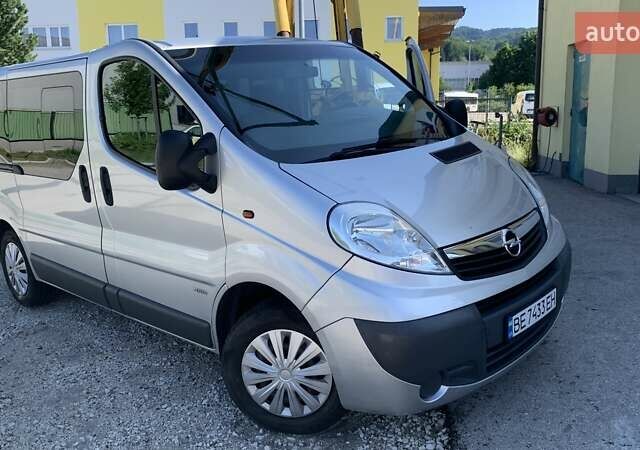 Сірий Опель Віваро, об'ємом двигуна 2.5 л та пробігом 310 тис. км за 11300 $, фото 1 на Automoto.ua