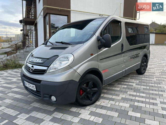 Серый Опель Виваро, объемом двигателя 2 л и пробегом 320 тыс. км за 9000 $, фото 1 на Automoto.ua