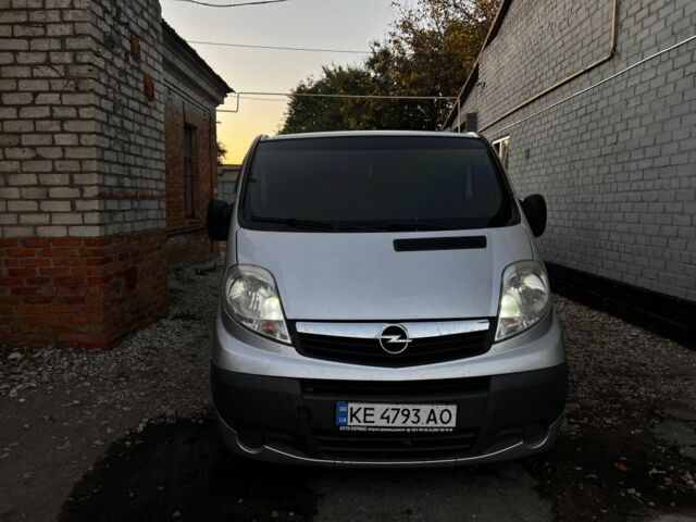 Опель Виваро 2007 в Синельниковом на Automoto.ua Серый Опель Виваро, объемом двигателя 2 л и пробегом 300 тыс. км за 9000 $, фото 1 на Automoto.ua