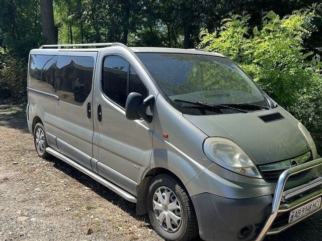 Сірий Опель Віваро, об'ємом двигуна 2 л та пробігом 226 тис. км за 9403 $, фото 1 на Automoto.ua