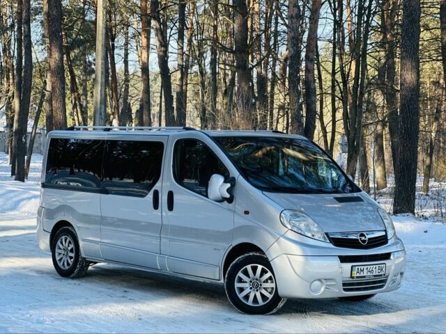 Сірий Опель Віваро, об'ємом двигуна 2.5 л та пробігом 215 тис. км за 11800 $, фото 1 на Automoto.ua