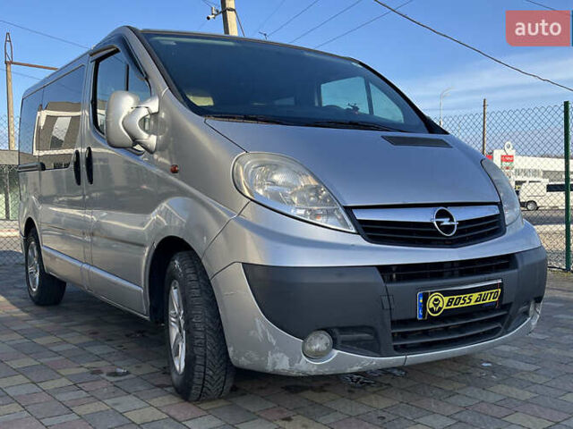 Сірий Опель Віваро, об'ємом двигуна 2 л та пробігом 404 тис. км за 7300 $, фото 1 на Automoto.ua