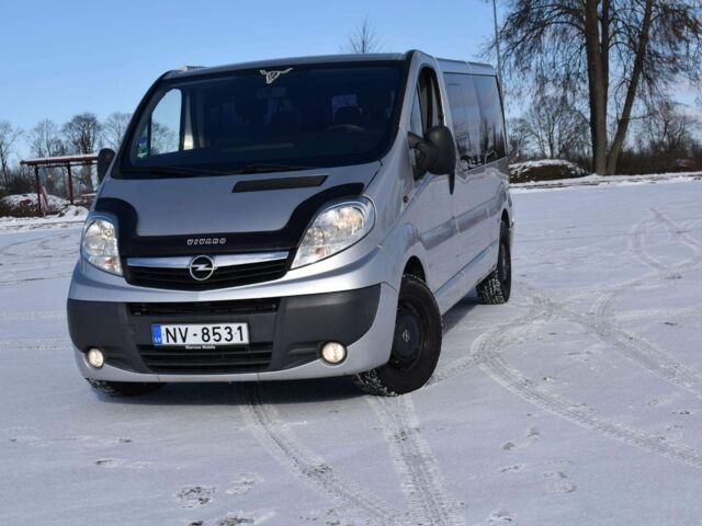 Серый Опель Виваро, объемом двигателя 2.5 л и пробегом 170 тыс. км за 6800 $, фото 1 на Automoto.ua