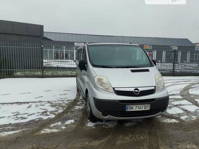 Сірий Опель Віваро, об'ємом двигуна 2 л та пробігом 269 тис. км за 10500 $, фото 1 на Automoto.ua